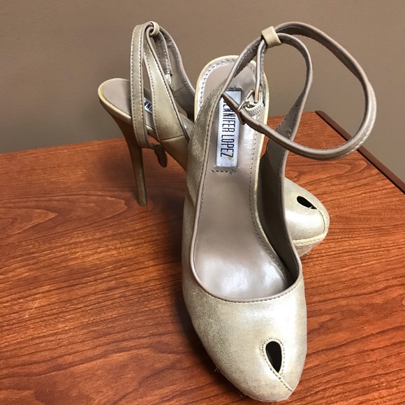 Jennifer Lopez Platform Heels - Picture 2 of 3